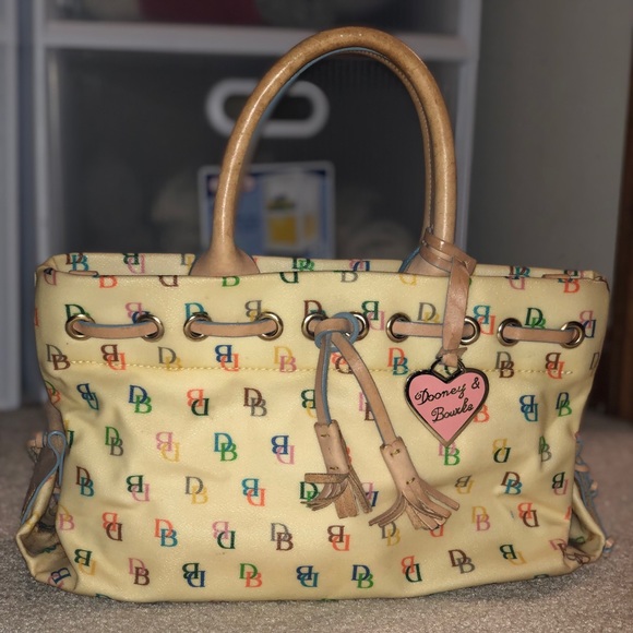 Dooney & Bourke Handbags - Dooney and Bourke purse Dooney & Bourke Handbags - Dooney and Bourke purse